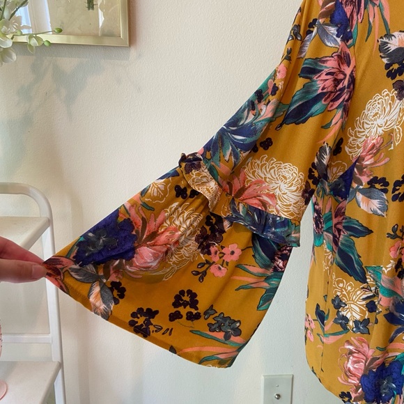 Gold Floral Bell Ruffle Sleeve Cross Back Top - Picture 4 of 6